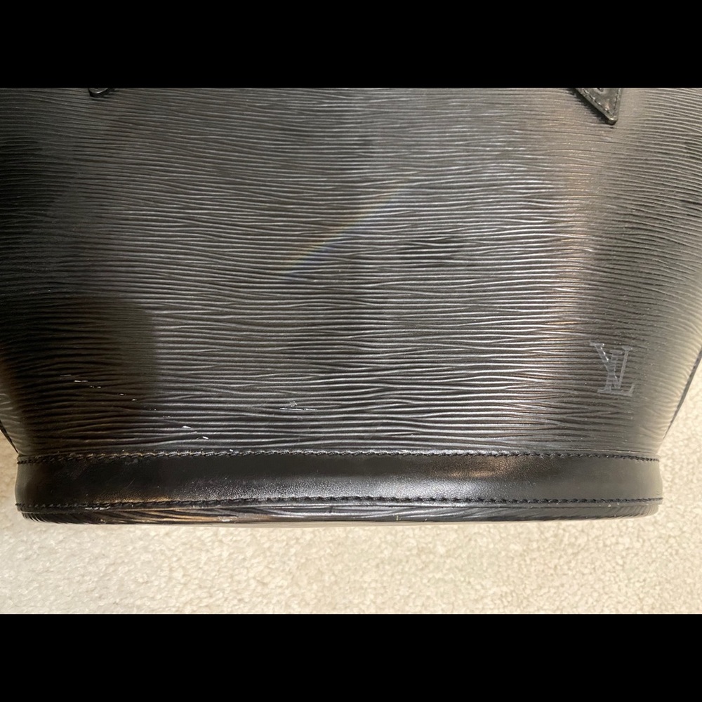 Authentic Epi Black LV Bag - Picture 3 of 9